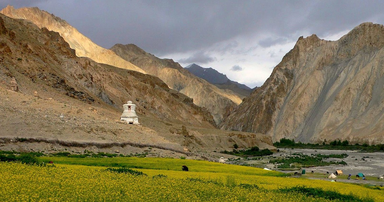 PASTURES & PASSES OF MARKHA VALLEY